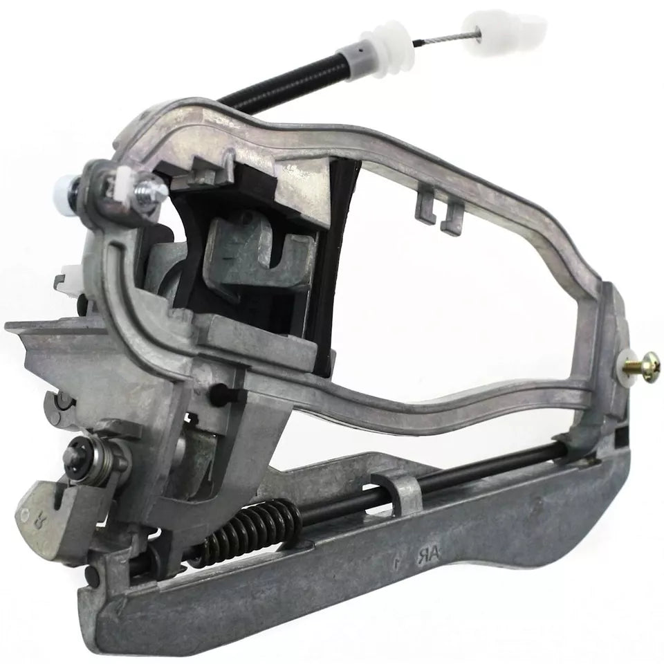 Left Side Front door handle outer 2000 - 2006 BMW X5 BM1310104 51218243615