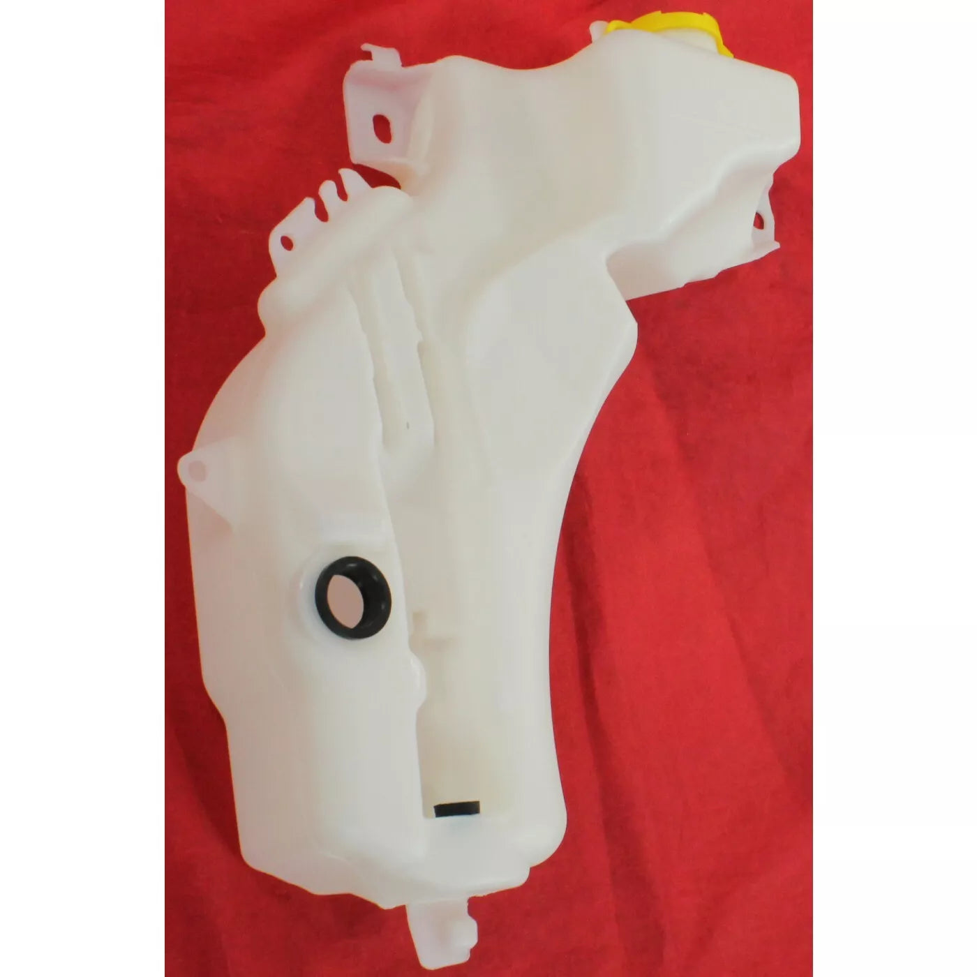 Windshield washer tank assy 2009 - 2020 DODGE JOURNEY CH1288137 68041379AA