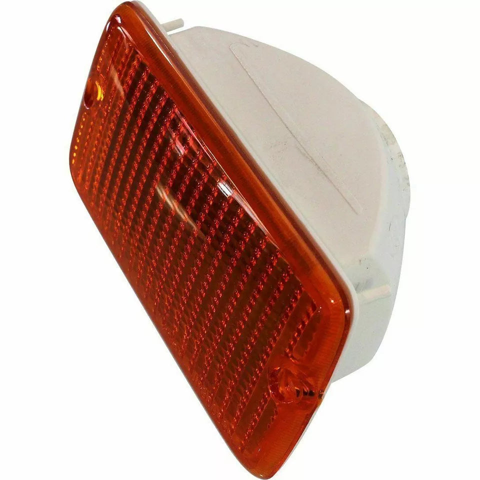 Right Side Parklamp assy 2001 - 2006 JEEP WRANGLER CH2521141 55157032AA