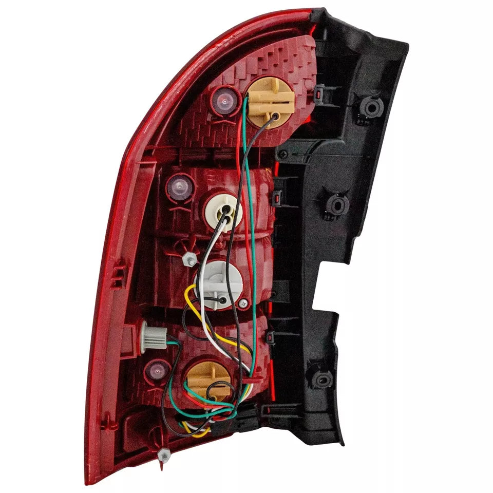 Left Side Taillamp lens/housing 2005 - 2007 CHRYSLER 300 CH2818103 4805853AE