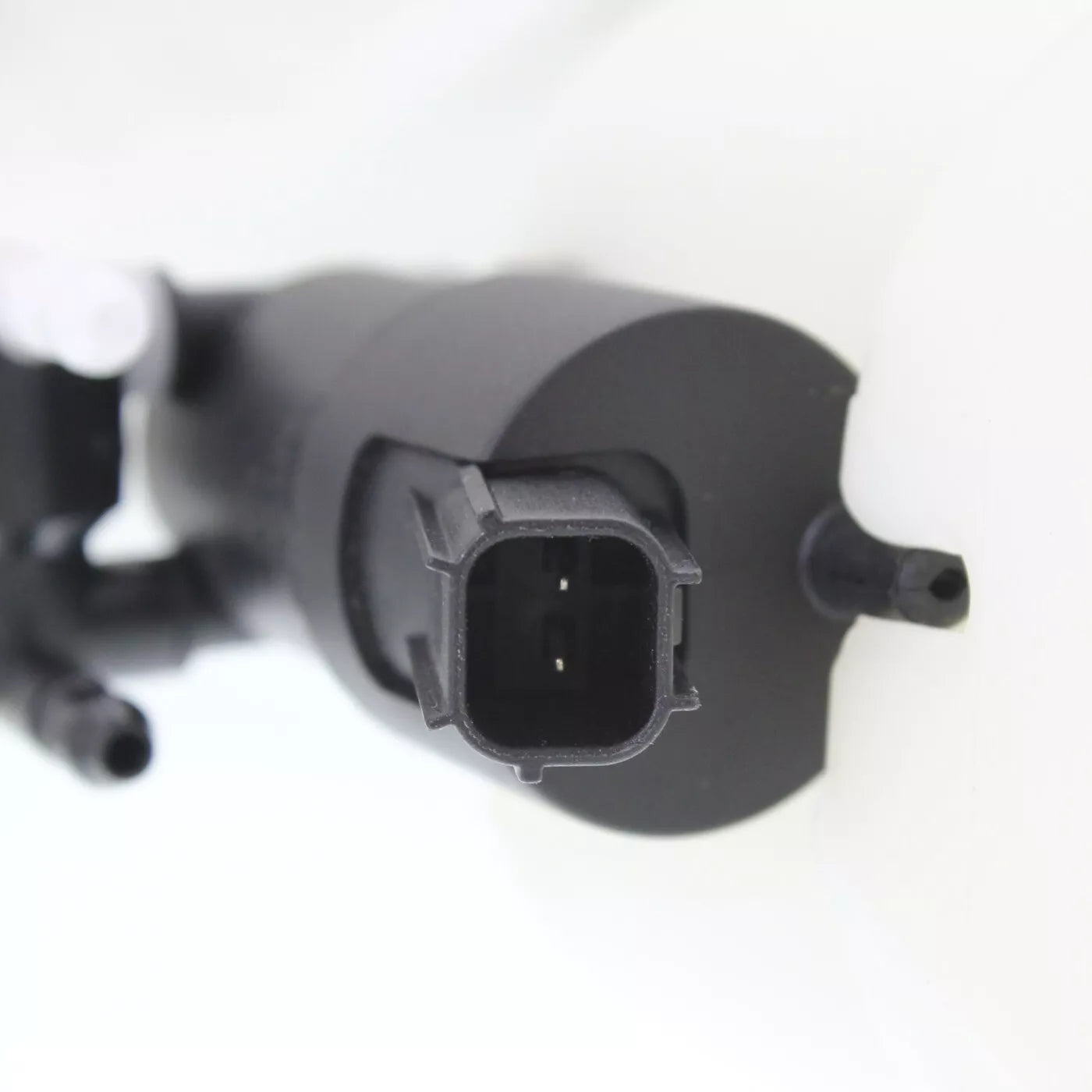 Windshield washer tank assy 2011 - 2019 FORD FIESTA FO1288119 BE8Z17618B