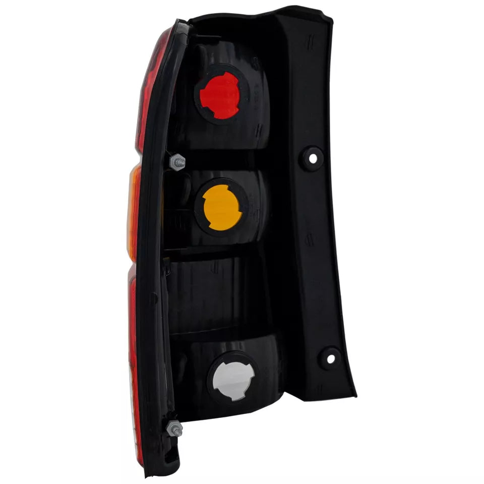 Right Side Taillamp lens/housing 2001 - 2007 FORD ESCAPE FO2819102 6L8Z13404DA