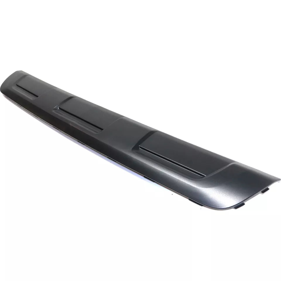 Rear bumper molding 2013 - 2016 CHEVROLET TRAX GM1144117 95235049