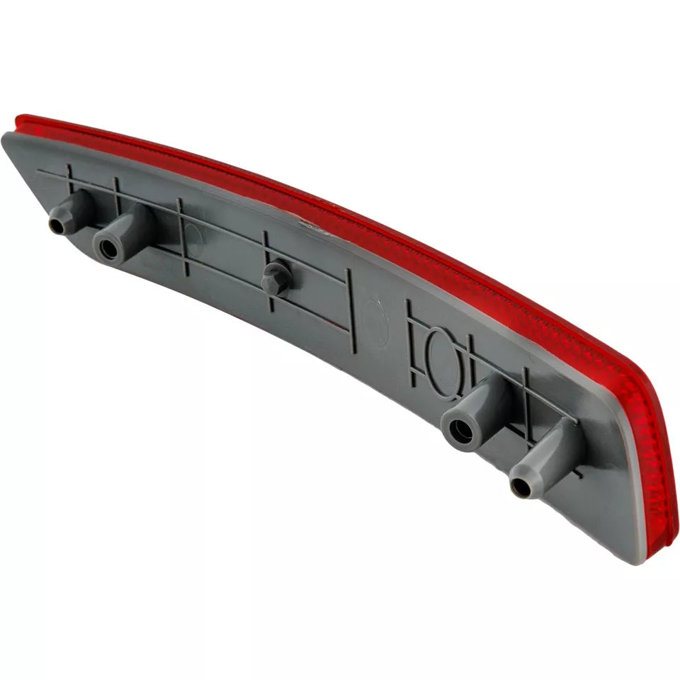 Left Side Rear bumper reflector 2021 - 2023 CHEVROLET SUBURBAN GM1184126 85547085