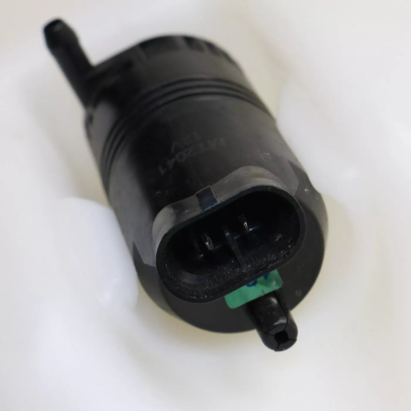 Windshield washer tank assy 2008 - 2015 CADILLAC CTS GM1288169 22878310-PFM