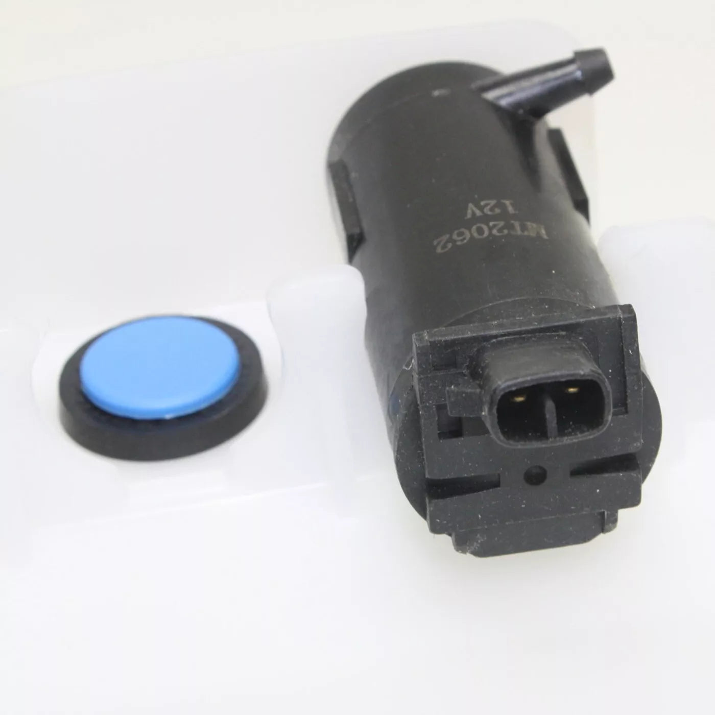 Windshield washer tank assy 2004 - 2008 CHEVROLET AVEO GM1288177 96650703-PFM