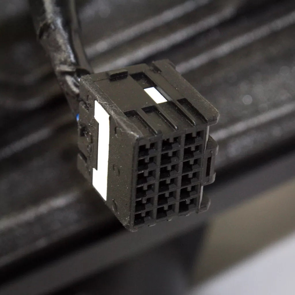 Left Side Mirror outside rear view 2014 - 2014 CHEVROLET SILVERADO 1500 GM1320458 22820397