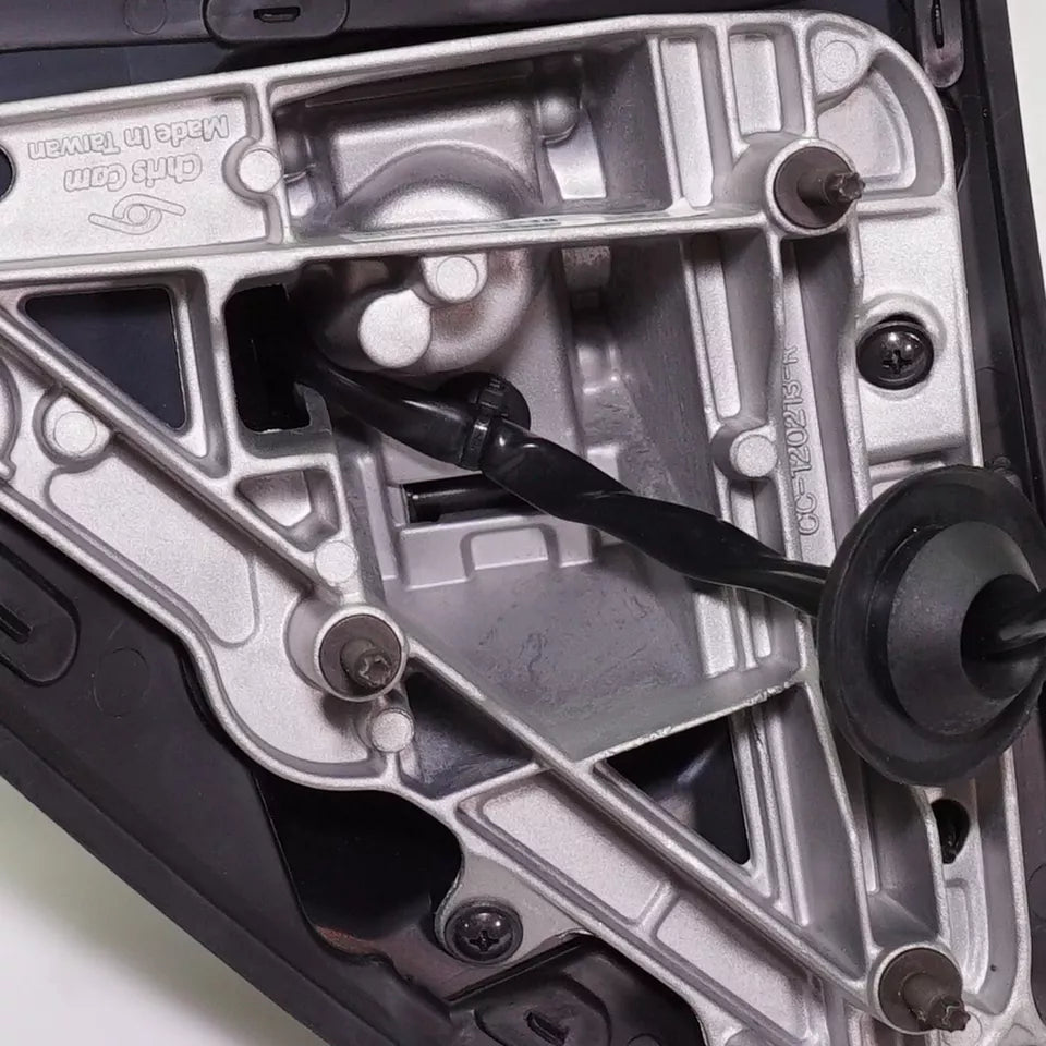 Right Side Mirror outside rear view 2014 - 2018 CHEVROLET SILVERADO 1500 GM1321511 22960562 84228884