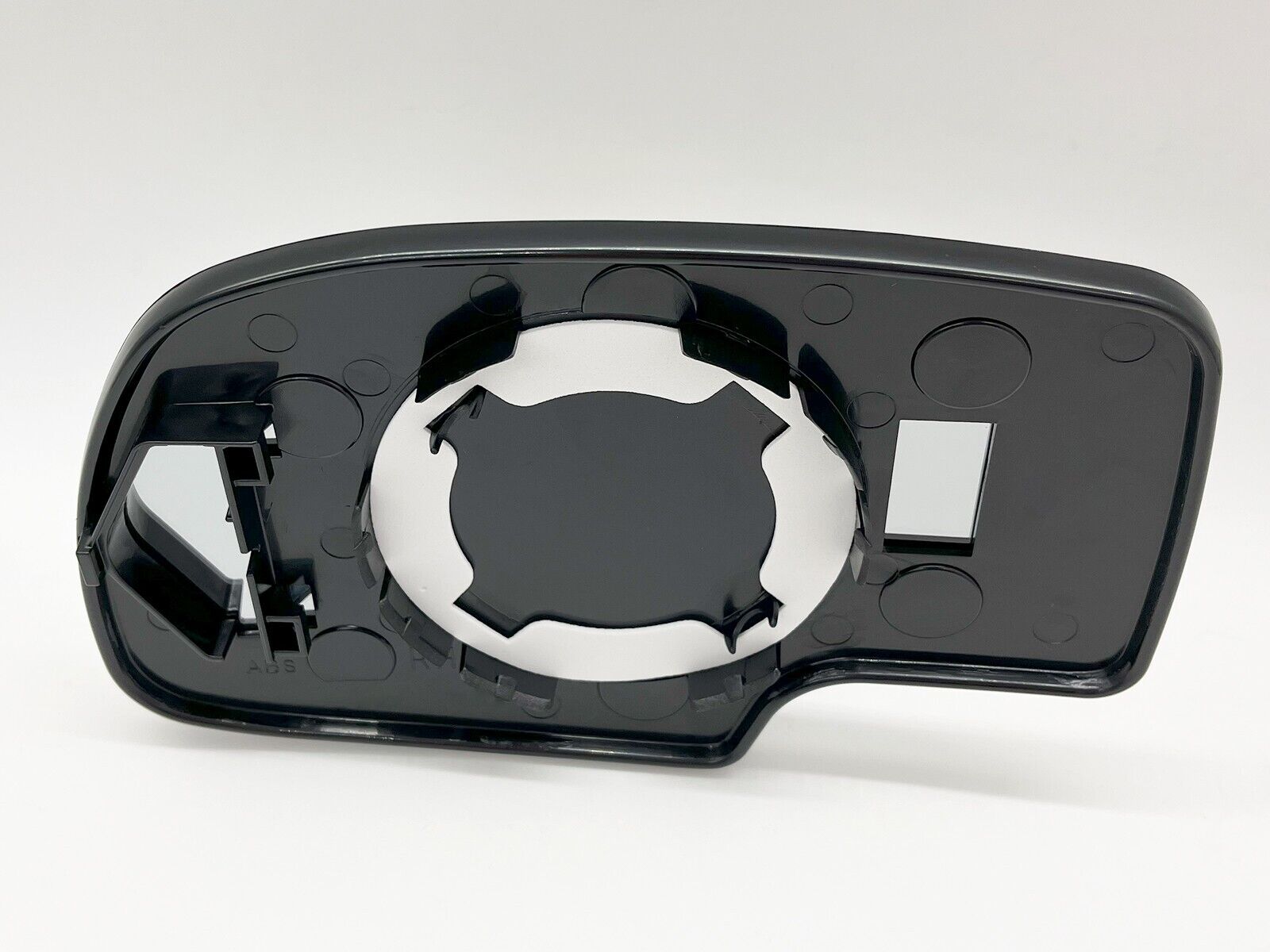 Right Side Mirror Glass 1999 - 2002 Chevrolet Silverado 1500 GM1325105 12477844