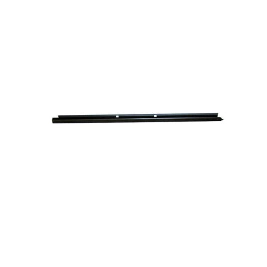Right Side Front door weatherstrip 1999 - 2007 CADILLAC ESCALADE GM1391155 10363025