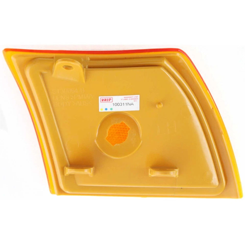 Left Side Front marker lamp assy 2002 - 2005 SATURN VUE GM2550188 22700024