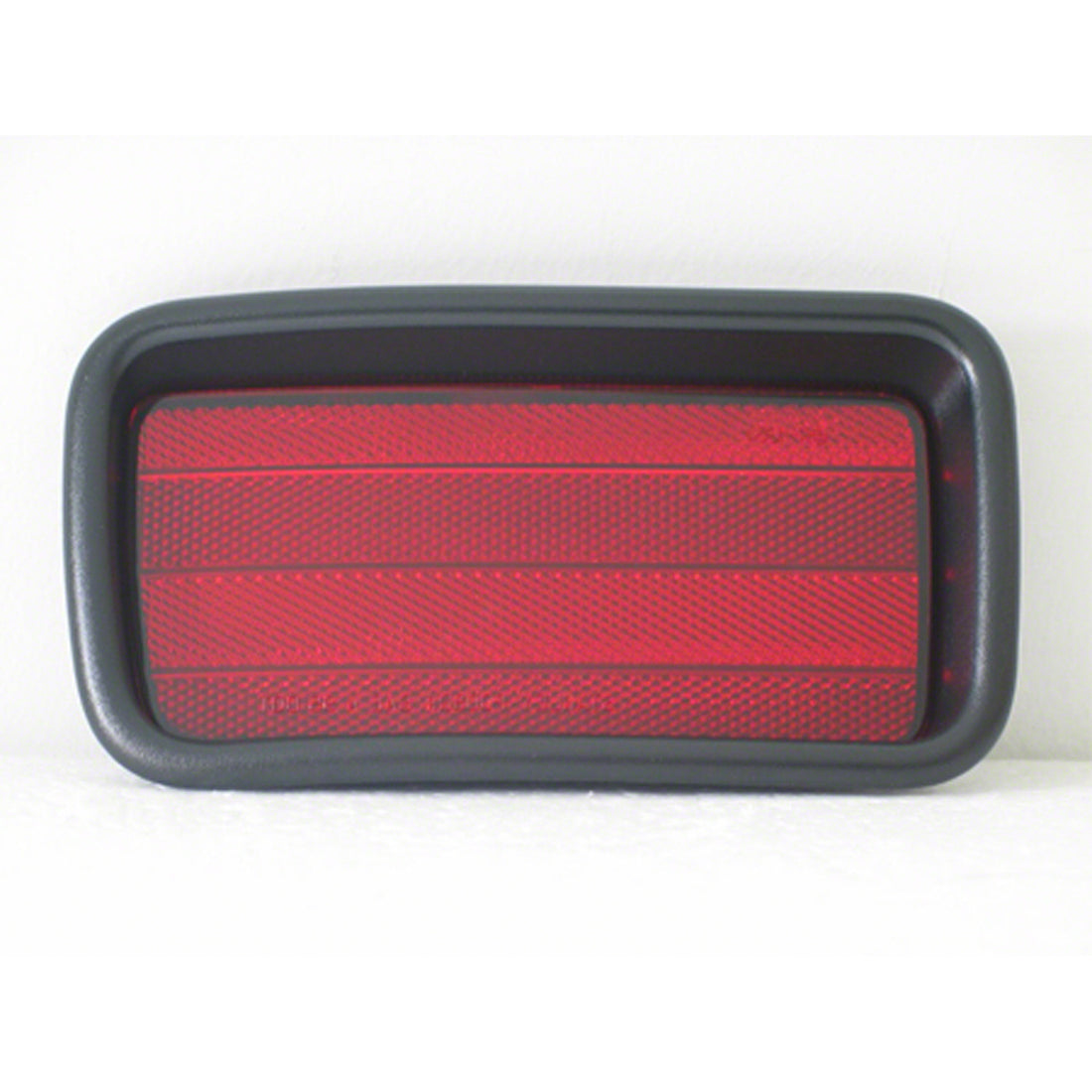 Right Side Rear bumper reflector 1999 - 2004 MITSUBISHI MONTERO SPORT MI1185101 MR439716