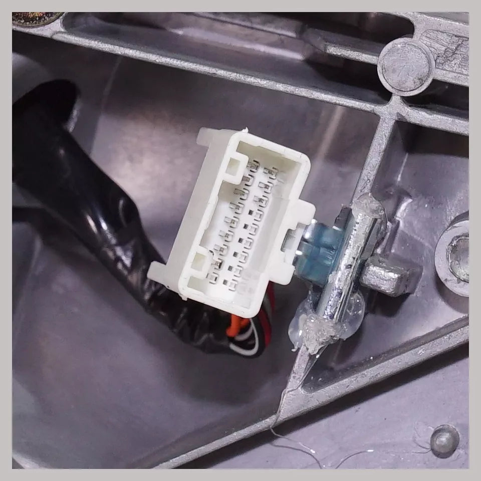 Espejo retrovisor exterior izquierdo 2008 - 2013 TOYOTA SEQUOIA TO1320269 879400C203-PFM