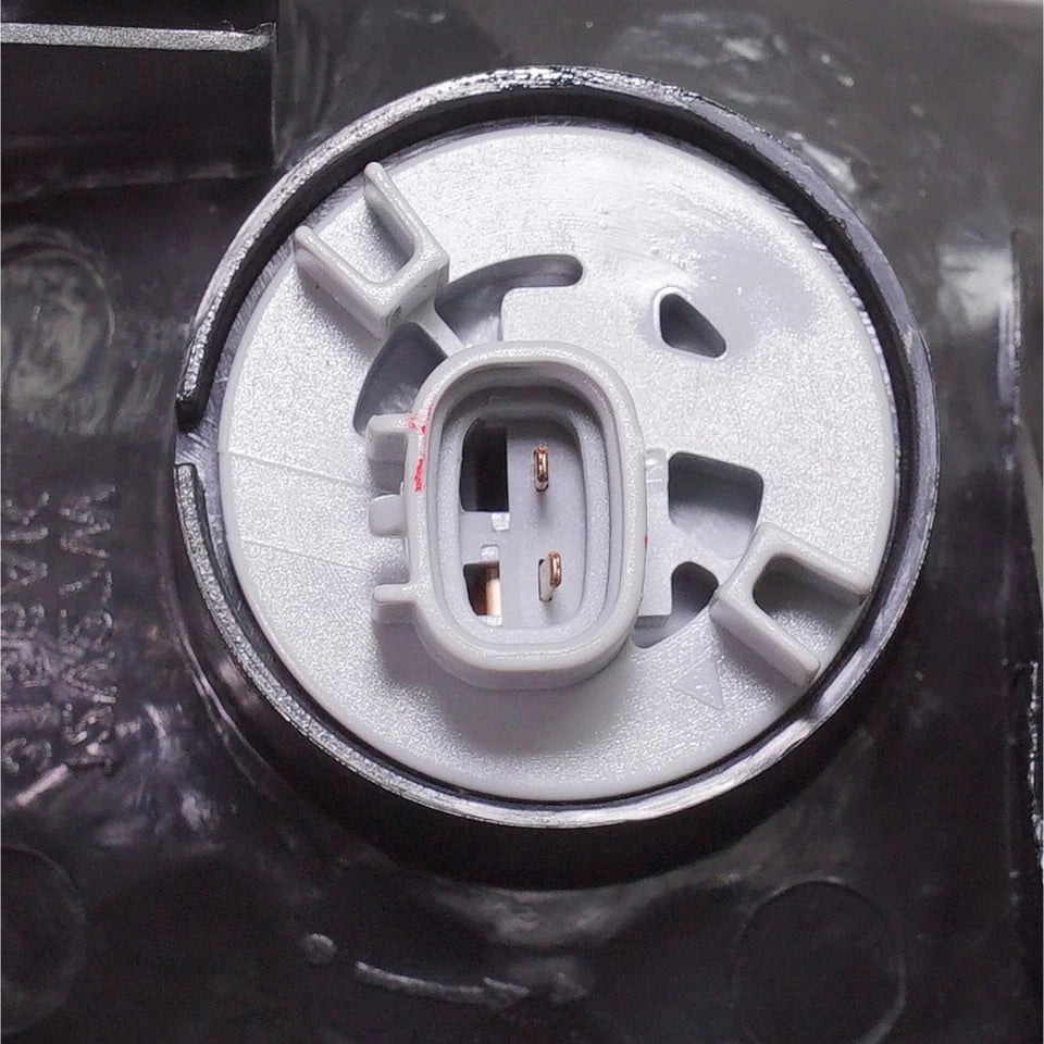 Left Side Taillamp assy 2005 - 2014 NISSAN FRONTIER NI2800170 26555EA825