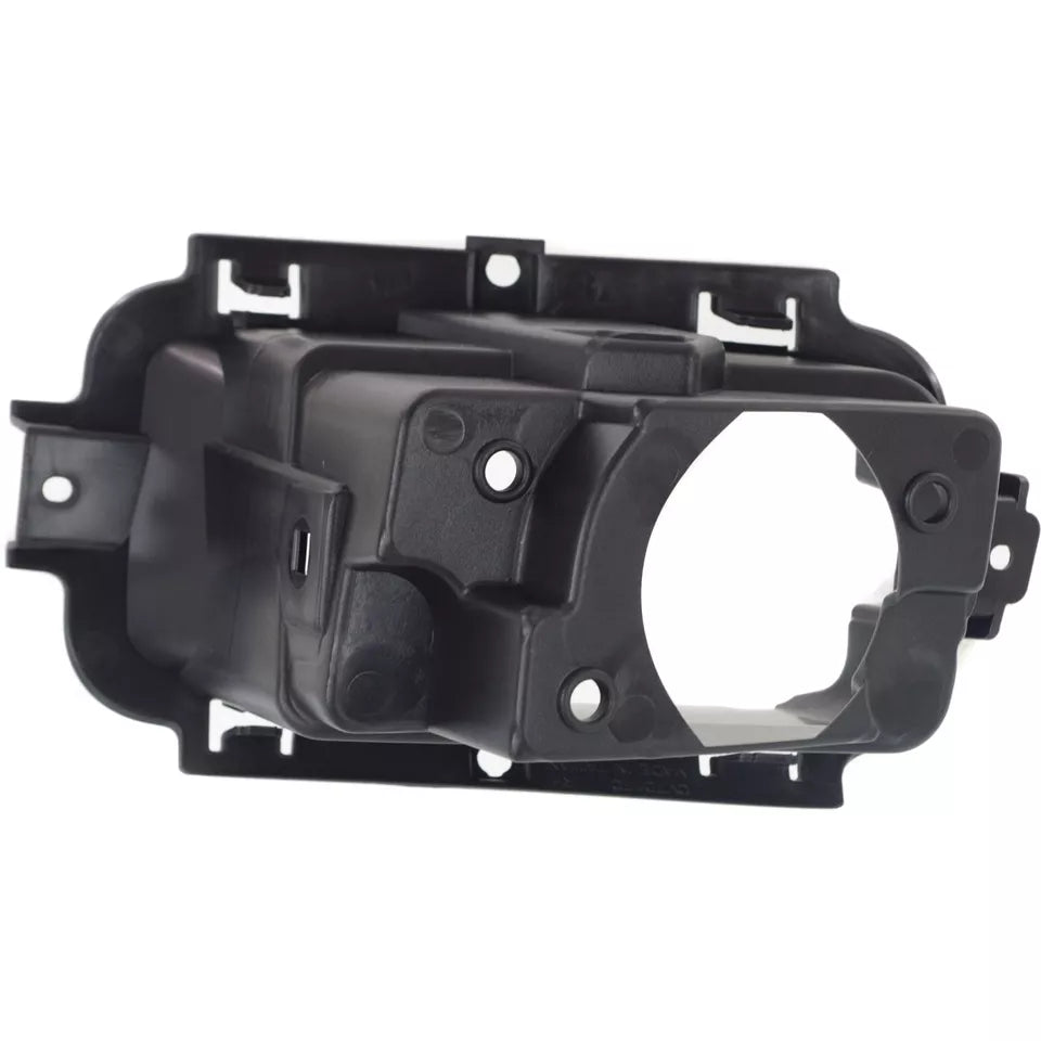 Right Side Fog lamp bracket 2014 - 2015 CHEVROLET SILVERADO 1500 GM2603102 22944875