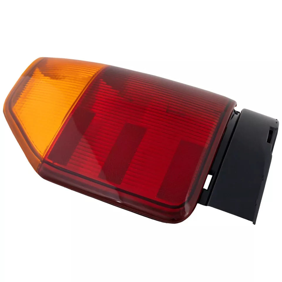 Left Side Taillamp assy 2002 - 2009 GMC ENVOY GM2800157 15131576