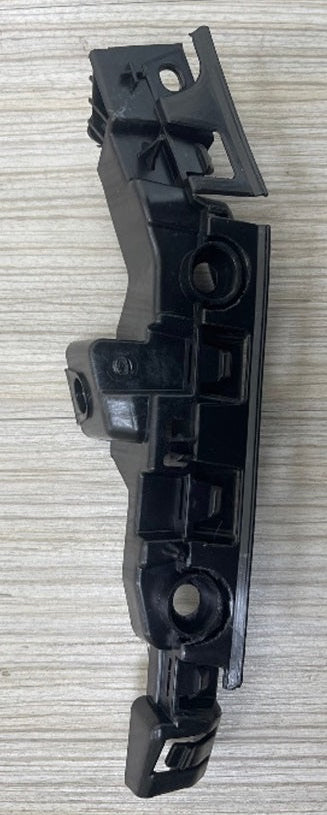 Left Side Front bumper cover support 2020 - 2022 VOLKSWAGEN PASSAT  VW1042132 561807049A