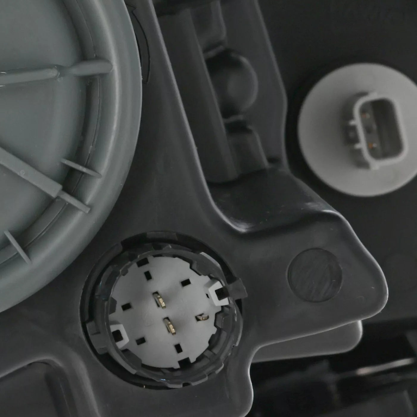 Left Side Headlamp assy composite 2013 - 2015 DODGE DART CAPA CH2502240C 68085141AL