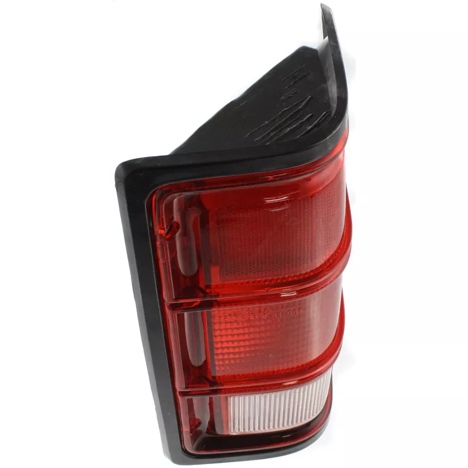Right Side Taillamp assy 1988 - 1993 DODGE D150  CH2801114 55054788