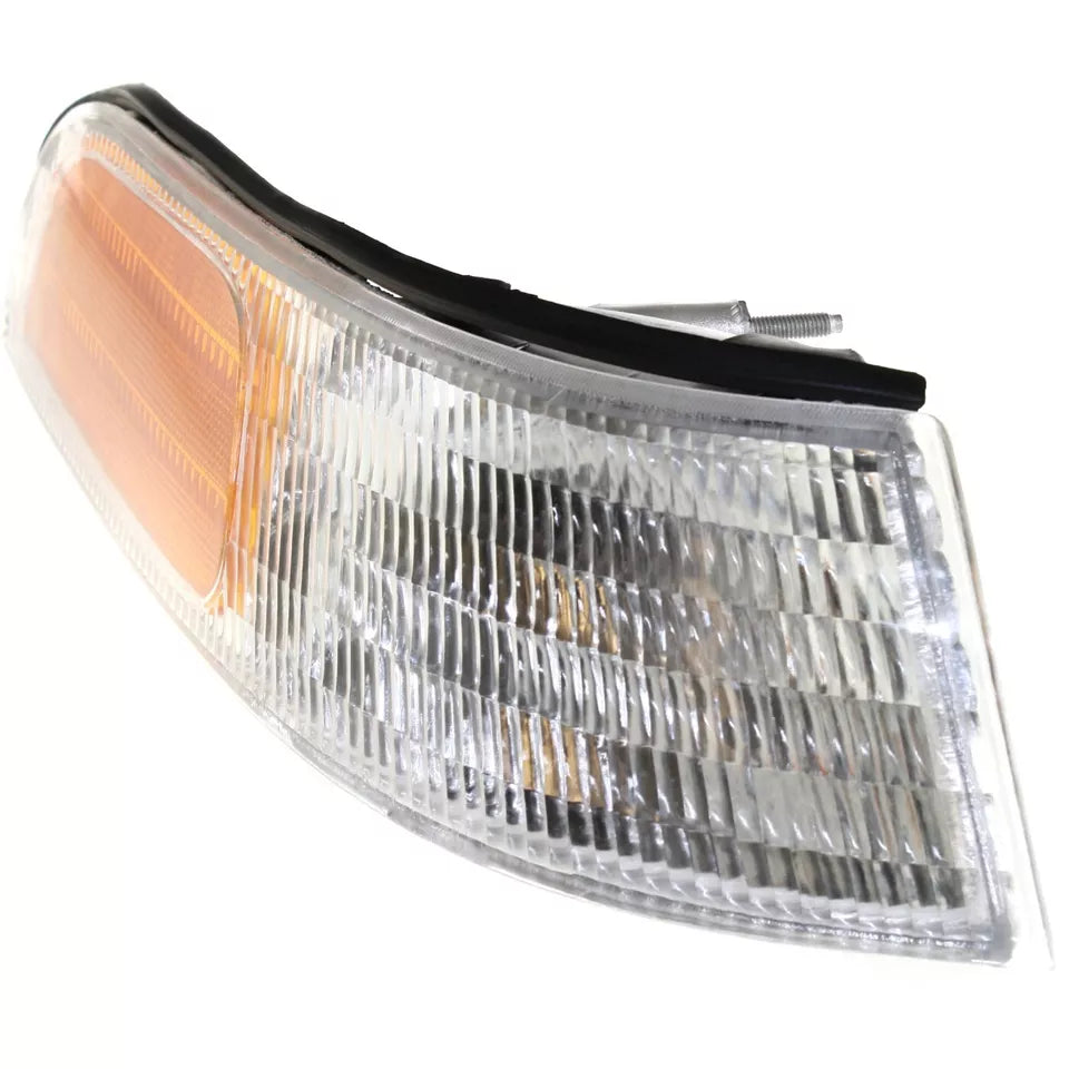 Right Side Parklamp assy 1992 - 1997 FORD CROWN VICTORIA  FO2521123 F2AZ13200A