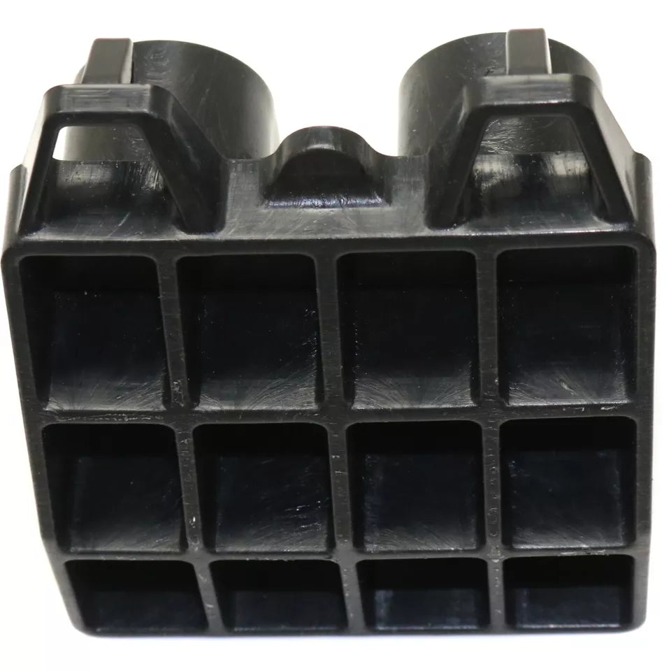 Left Side Front bumper bracket 2018 - 2023 CHEVROLET EQUINOX  GM1066208 84108856