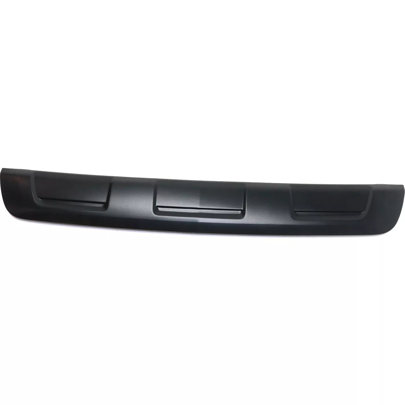 Rear bumper molding 2013 - 2016 CHEVROLET TRAX  GM1144117 95235049