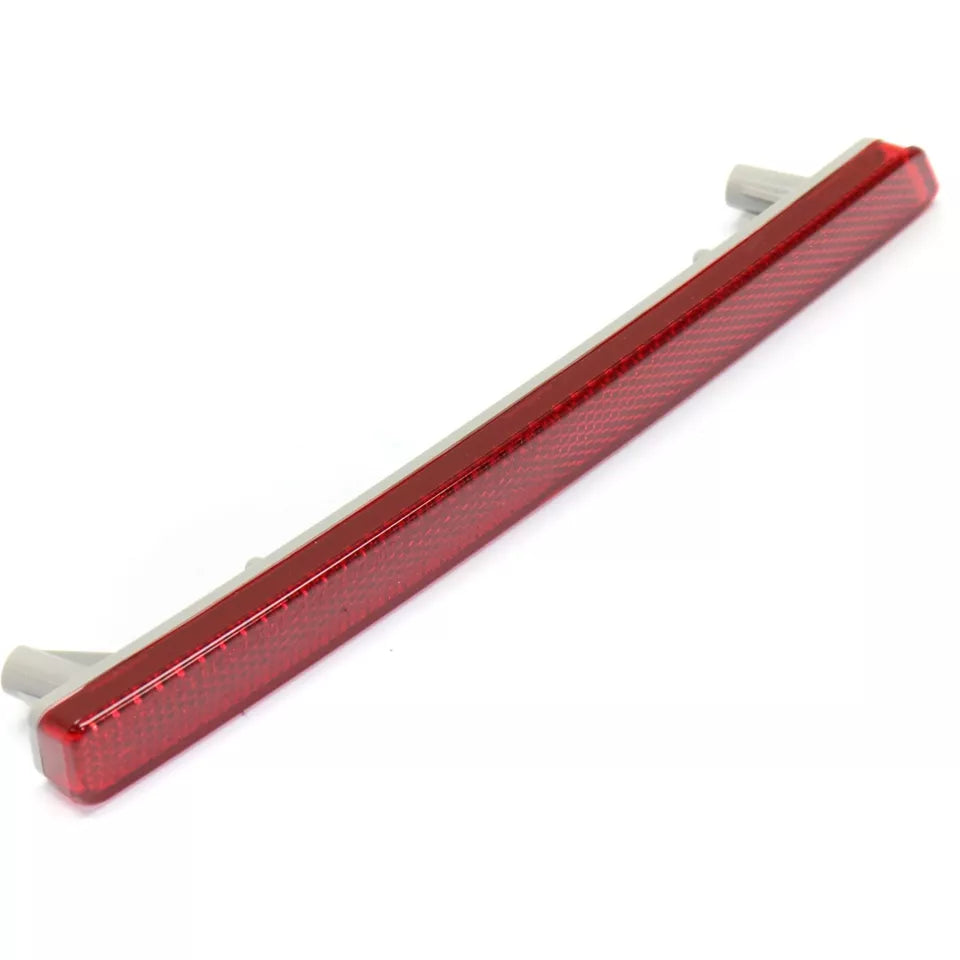 Left Side Rear bumper reflector 2016 - 2018 CADILLAC ATS CAPA GM1184111C 84135079