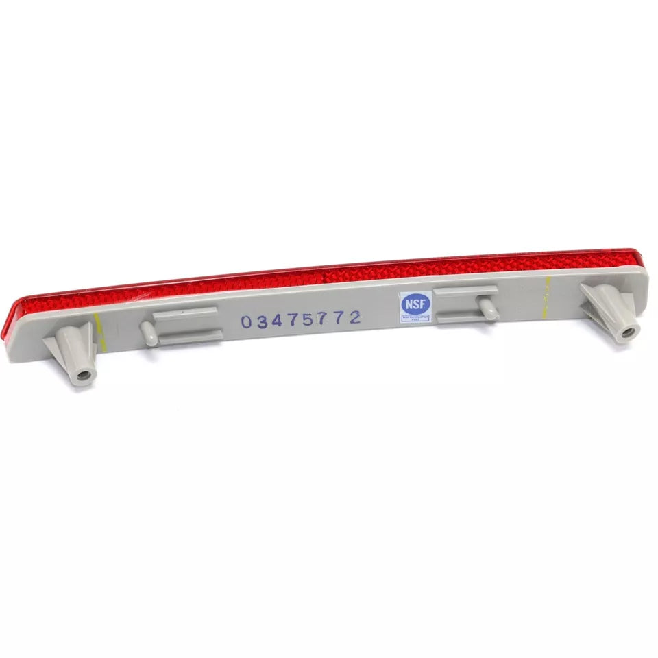 Left Side Rear bumper reflector 2016 - 2018 CADILLAC ATS CAPA GM1184111C 84135079