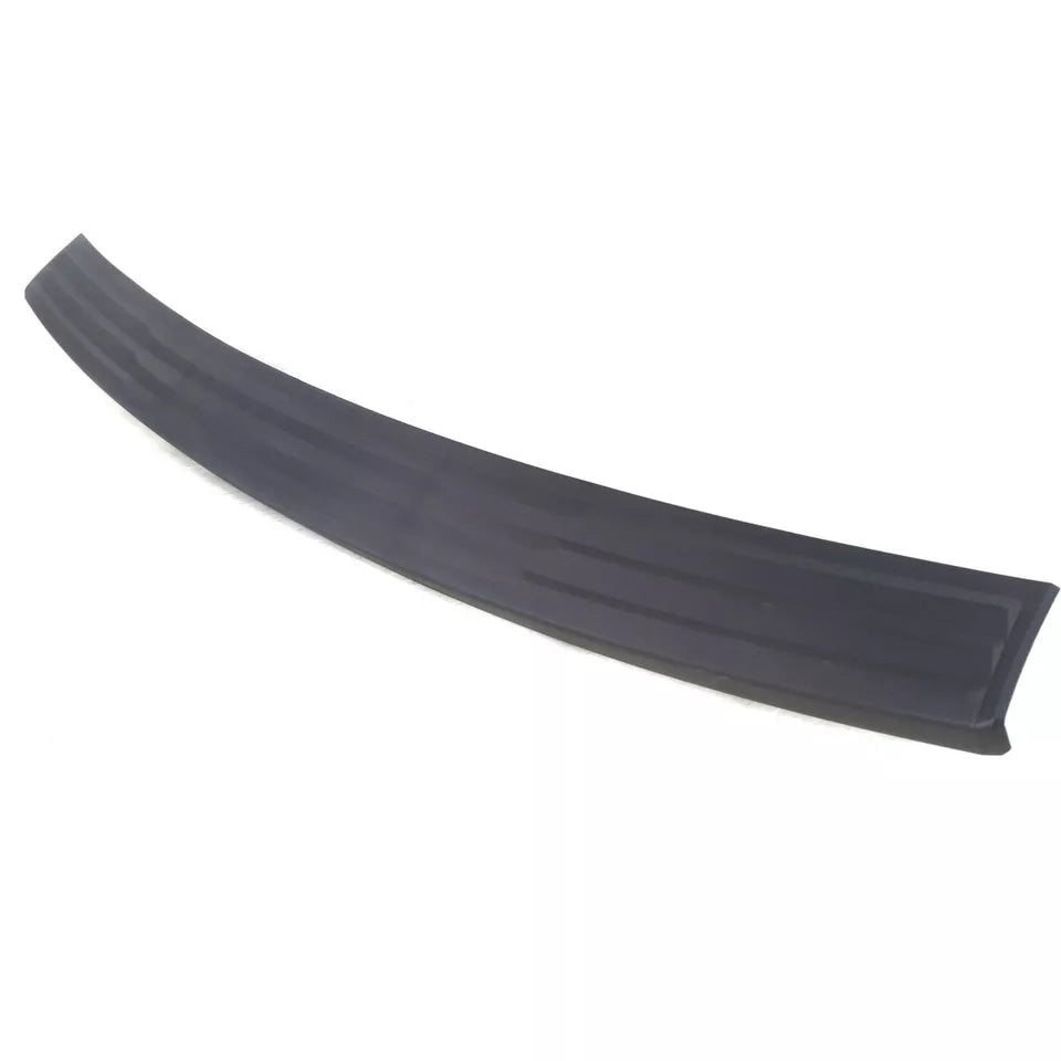 Rear bumper step pad 2015 - 2020 CHEVROLET SUBURBAN  GM1191139 84277155