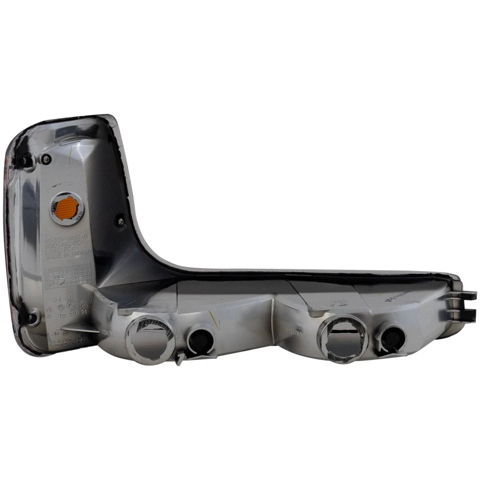 Left Side Parklamp assy 1999 - 2000 CADILLAC ESCALADE  GM2520183 15763595