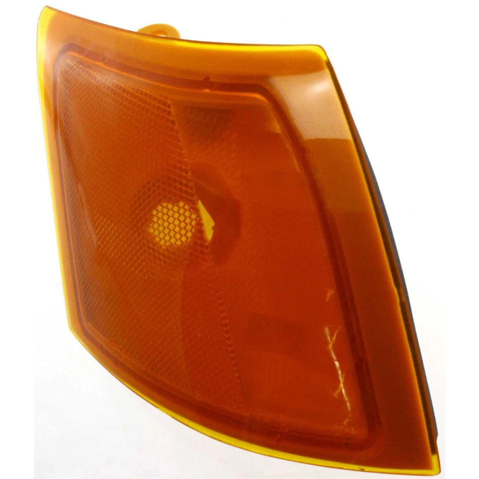 Right Side Front marker lamp Lens and Housing 2002 - 2005 SATURN VUE  GM2551188 22700025
