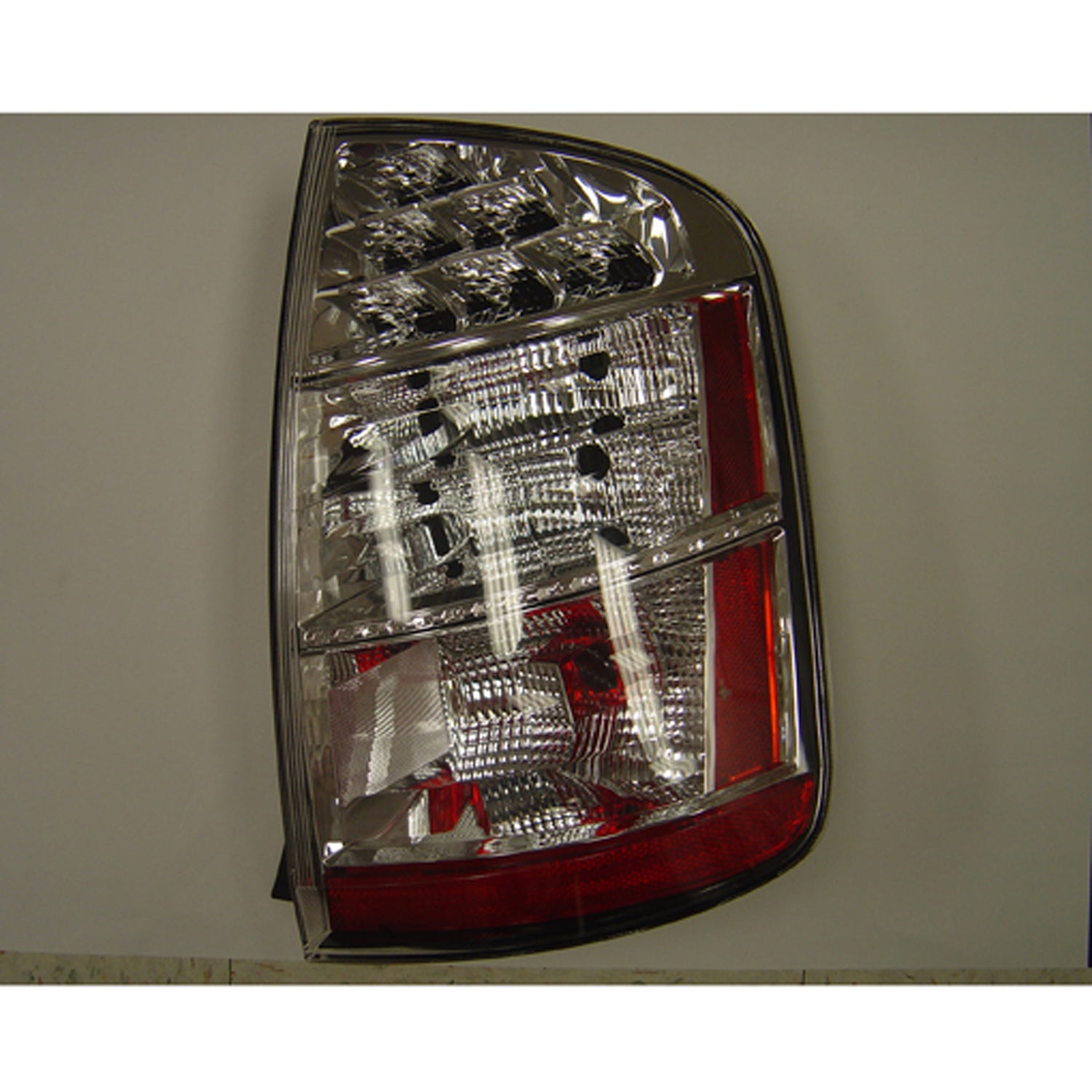 Right Side Taillamp lens/housing 2006 - 2009 TOYOTA PRIUS  TO2819136V 8155147100