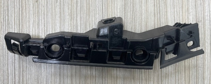 Left Side Front bumper cover support 2020 - 2022 VOLKSWAGEN PASSAT  VW1042132 561807049A