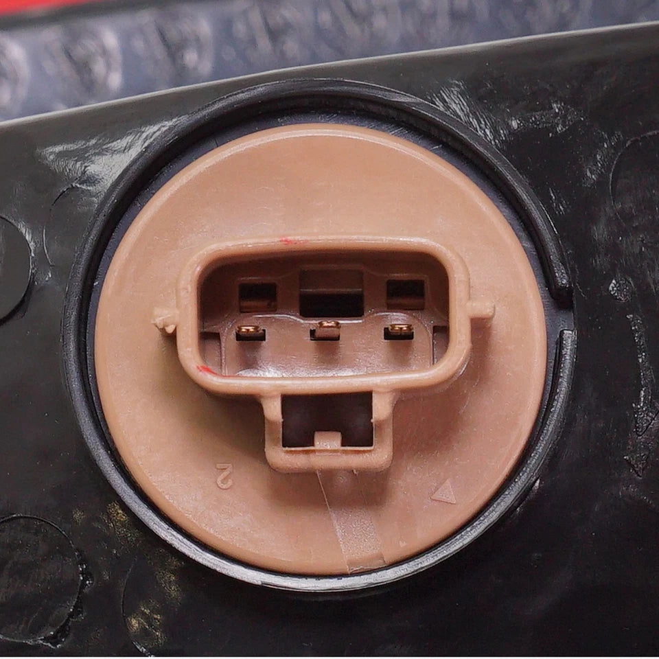 Right Side Taillamp Assembly 2005 - 2014 NISSAN FRONTIER  NI2801170 26550EA825