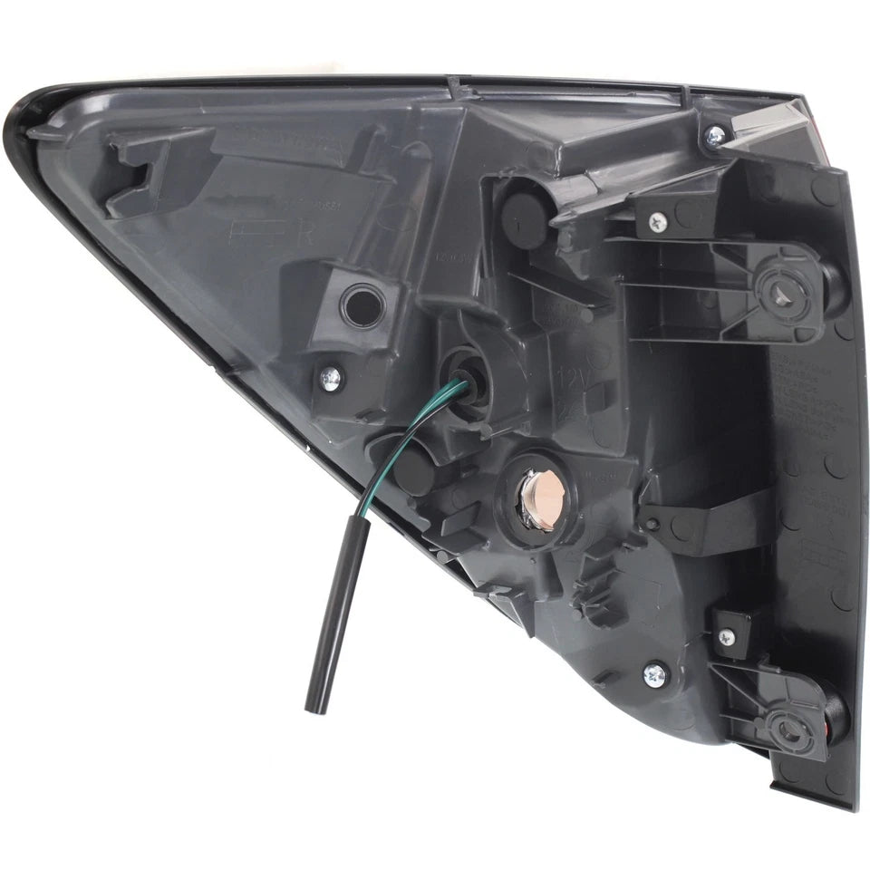 Right Side Taillamp assy outer 2016 - 2018 HONDA HR-V  HO2805109 33502T7SA01