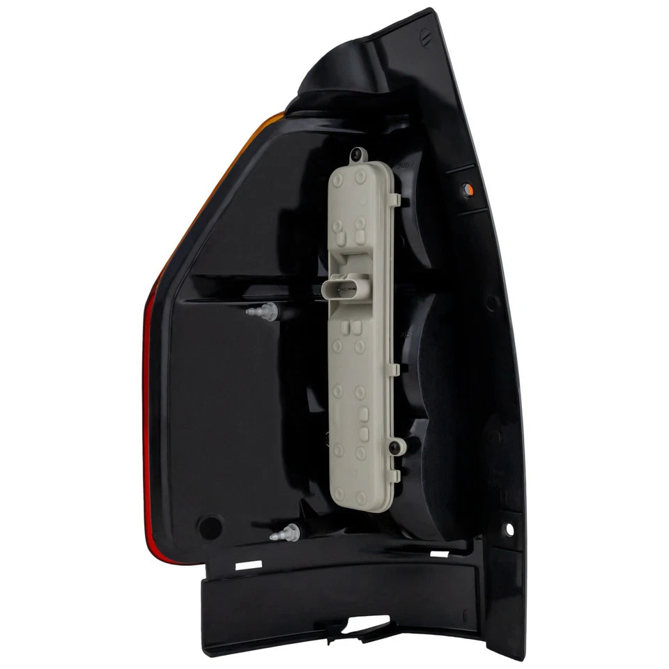 Right Side Taillamp assy 2002 - 2009 GMC ENVOY  GM2801157 15131577